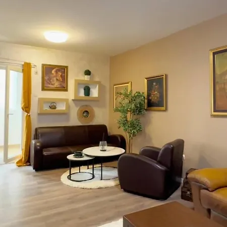 Palada 1 Spacious 3-bedroom In Podgorica