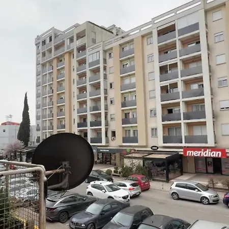 Palada 1 Spacious 3-bedroom In Podgorica